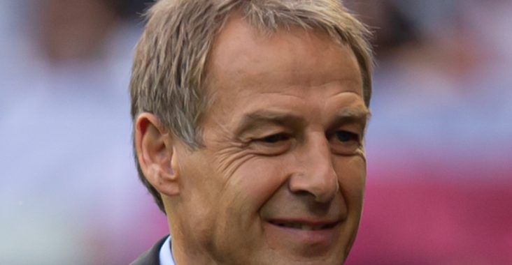Jürgen Klinsmann beim TV Interview im Stadion