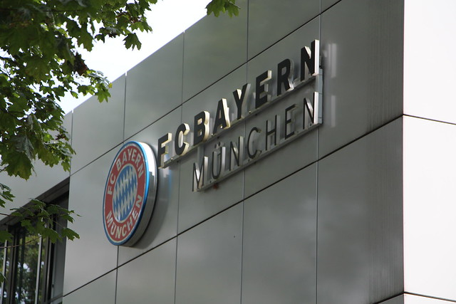 Schotterplatz #3                Teure hohe Nase