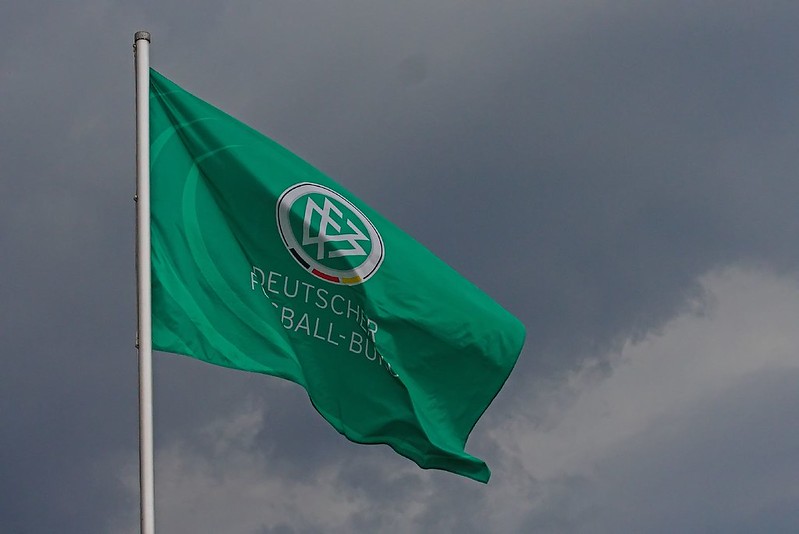 Schotterplatz #13 Wer stößt im Sturm?